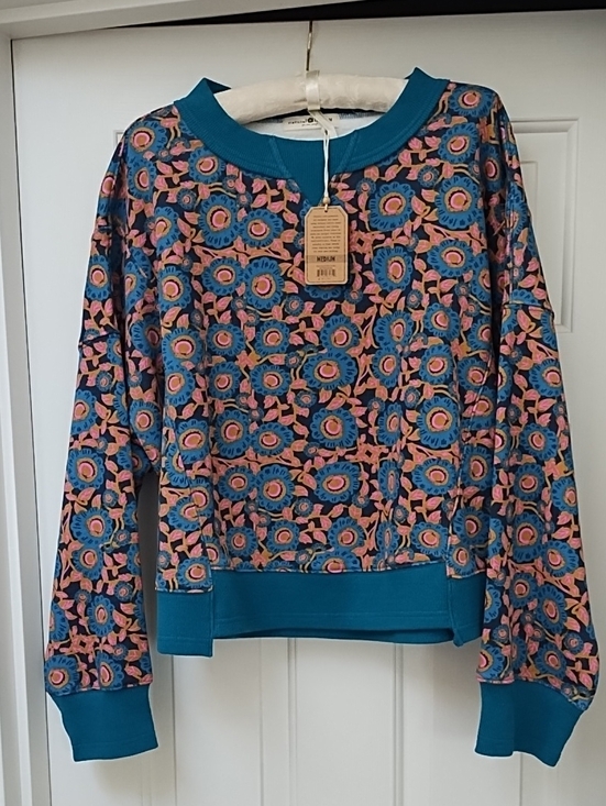 NATURAL LIFE Tops - NATURAL LIFE Floral Pullover Sweatshirt in Teal and Pink